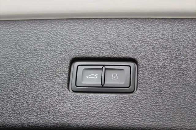 2023 Audi Q8 Premium 55 TFSI quattro Tiptronic