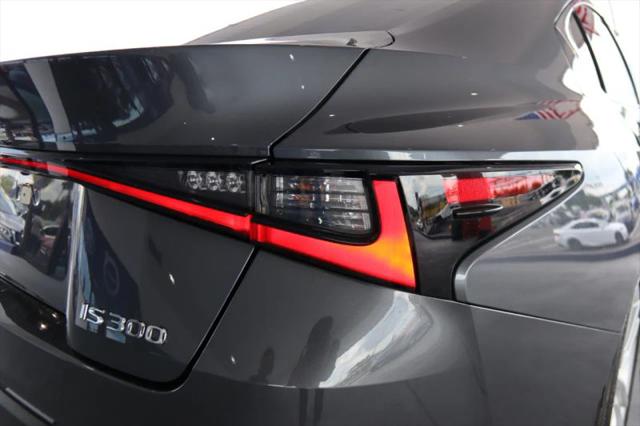 2023 Lexus IS 300 300