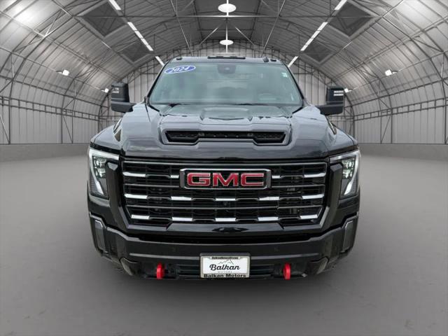 2024 GMC Sierra 3500HD 4WD Crew Cab Standard Bed AT4