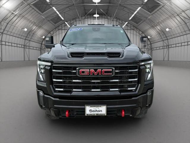 2024 GMC Sierra 3500HD 4WD Crew Cab Standard Bed AT4