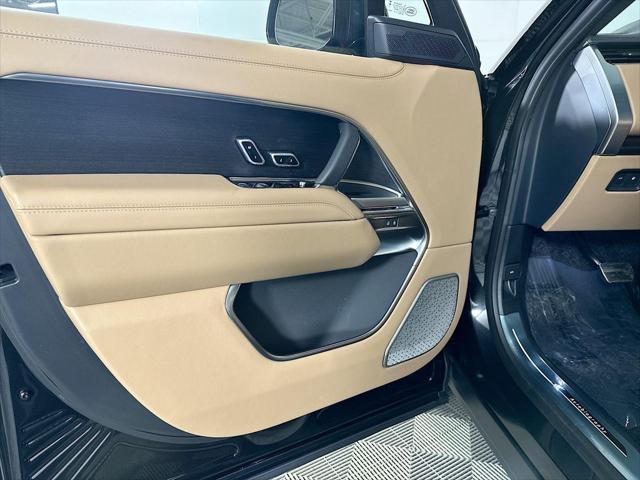 2026 Land Rover Range Rover P550e Autobiography
