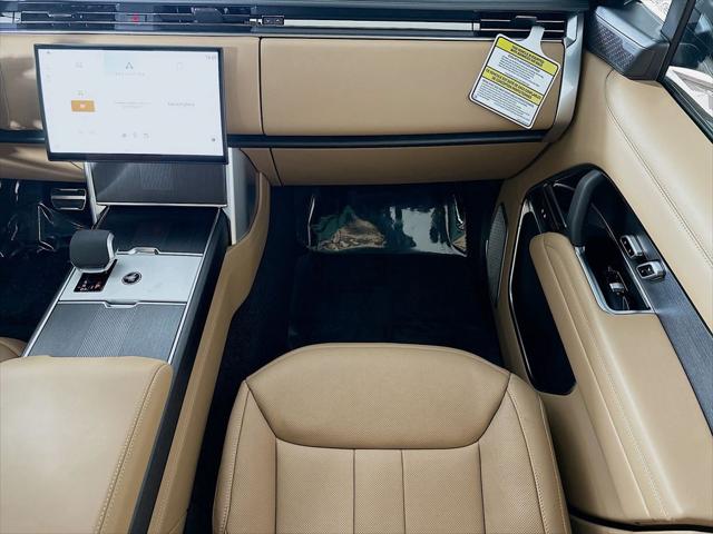 2026 Land Rover Range Rover P550e Autobiography