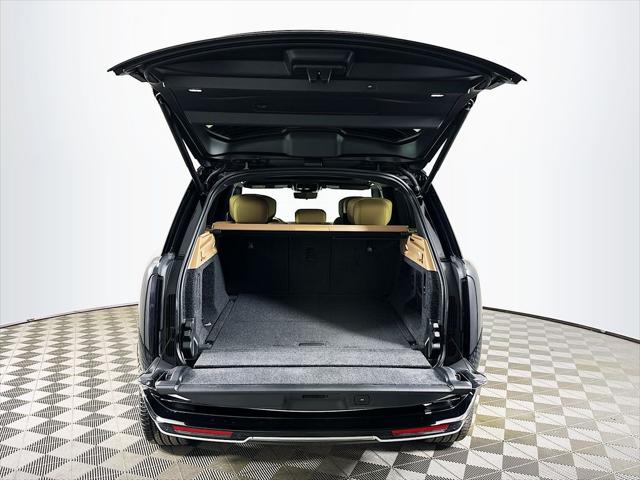 2026 Land Rover Range Rover P550e Autobiography