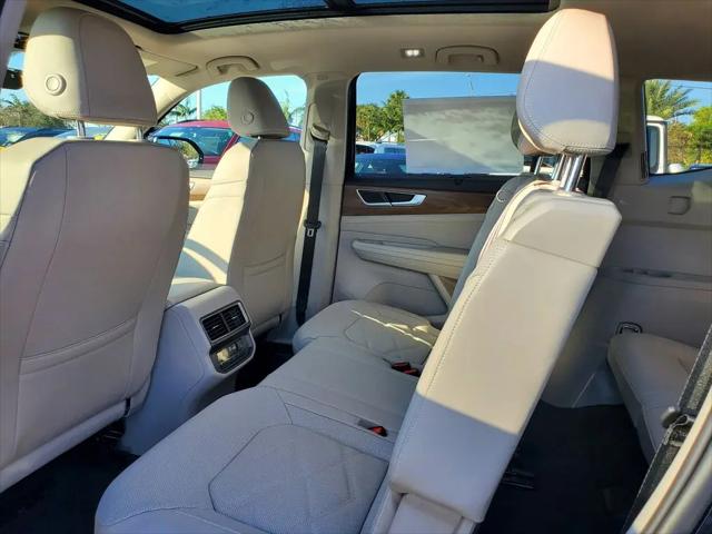 2026 Volkswagen Atlas SE with Technology