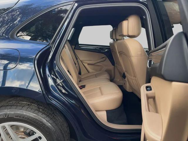 2021 Porsche Macan Base