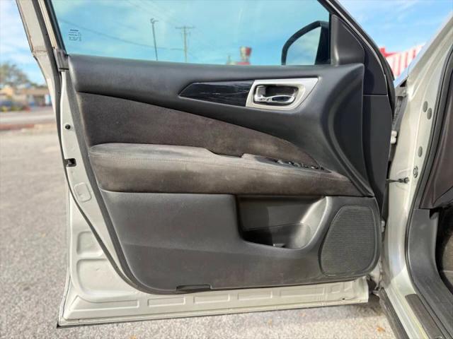 2015 Nissan Pathfinder SV