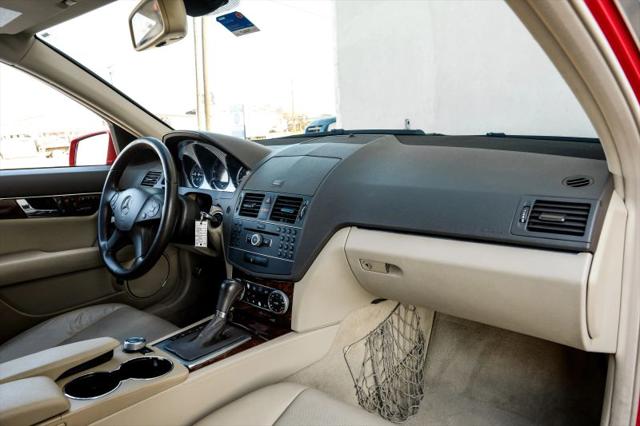 2011 Mercedes-Benz C-CLASS C 300 Luxury