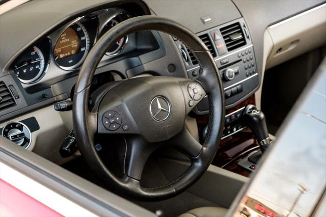 2011 Mercedes-Benz C-CLASS C 300 Luxury