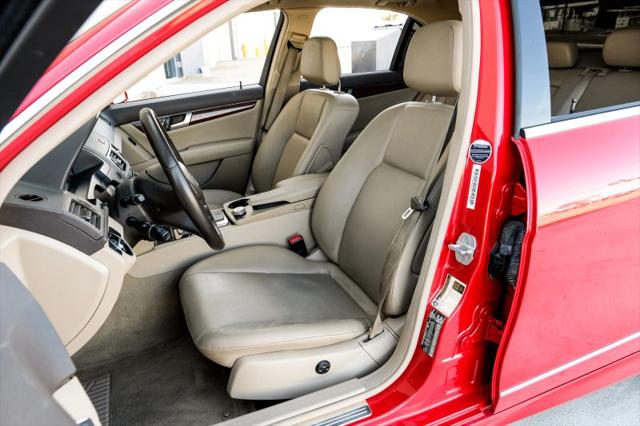 2011 Mercedes-Benz C-CLASS C 300 Luxury