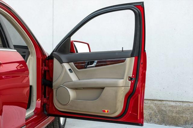 2011 Mercedes-Benz C-CLASS C 300 Luxury