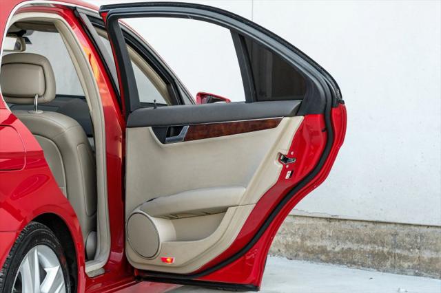 2011 Mercedes-Benz C-CLASS C 300 Luxury
