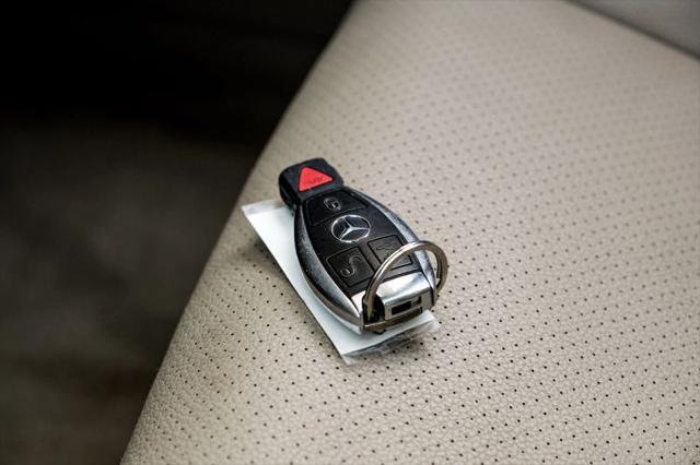2011 Mercedes-Benz C-CLASS C 300 Luxury