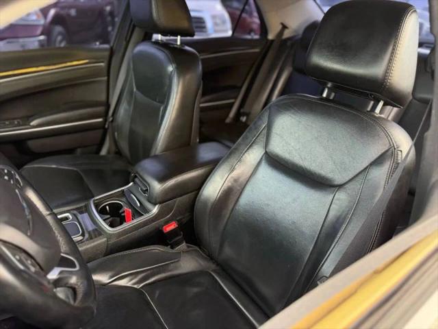 2016 Chrysler 300 Limited