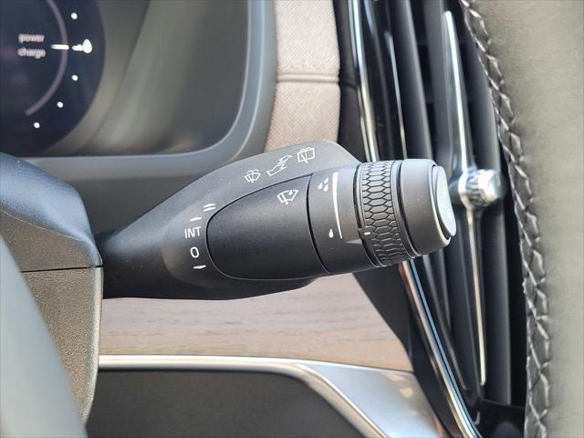 2026 Volvo XC90 Plug-In Hybrid Plus, T8 AWD, Electric/Gasoline, Bright, 7 Seats