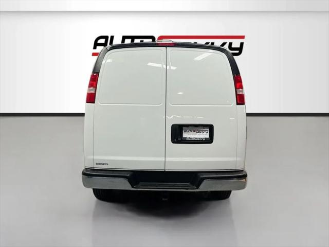2024 Chevrolet Express Cargo Van RWD 2500 Regular Wheelbase WT