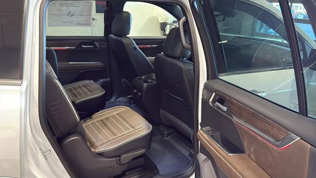 2026 GMC Acadia Denali Ultimate AWD