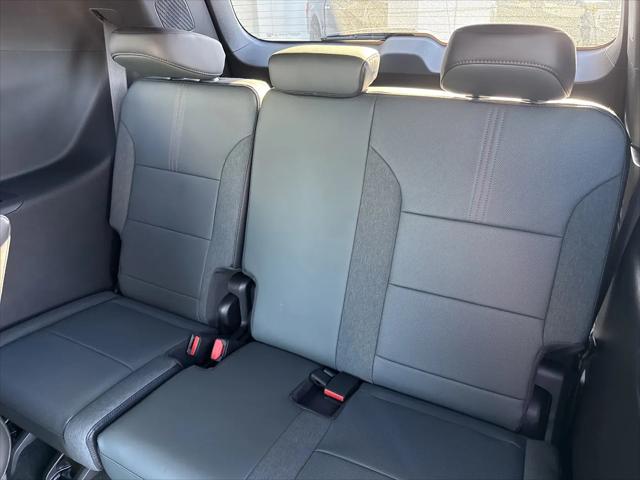 2026 GMC Acadia AT4 AWD