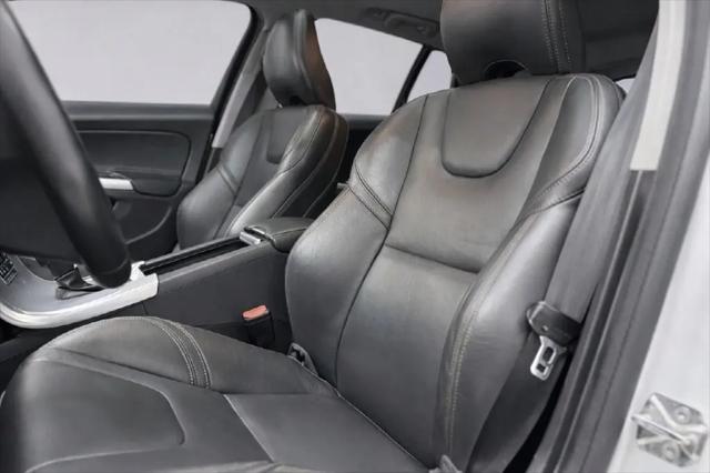 2017 Volvo V60 Cross Country T5
