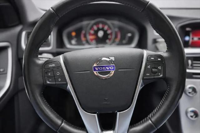2017 Volvo V60 Cross Country T5