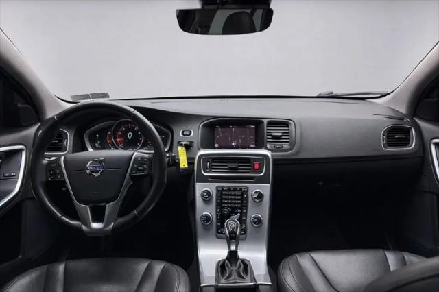 2017 Volvo V60 Cross Country T5