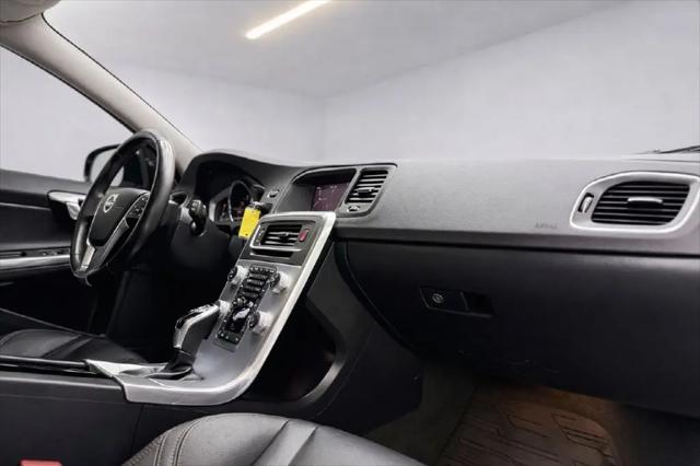 2017 Volvo V60 Cross Country T5