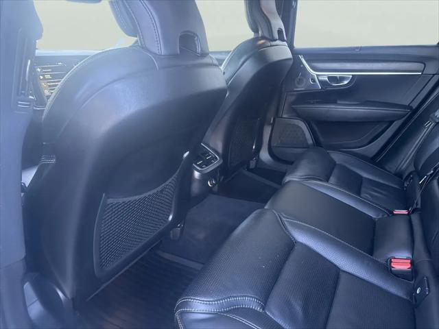 2020 Volvo V90 Cross Country T6