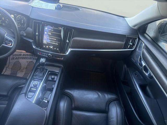 2020 Volvo V90 Cross Country T6