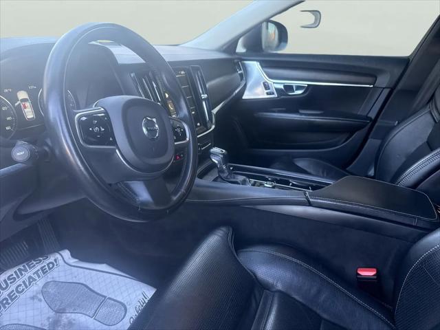 2020 Volvo V90 Cross Country T6
