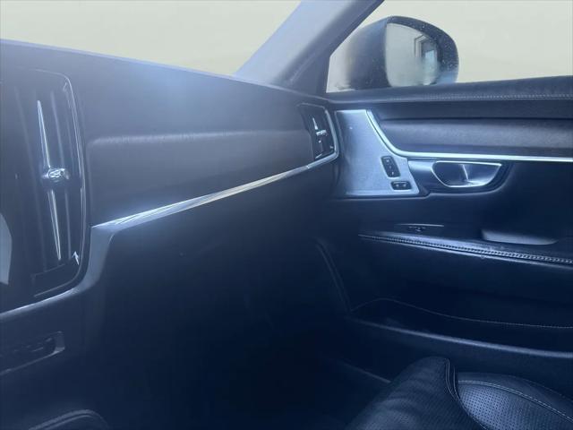 2020 Volvo V90 Cross Country T6