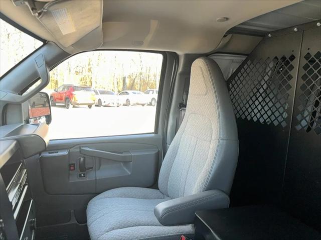 2022 Chevrolet Express Cargo Van RWD 2500 Regular Wheelbase WT