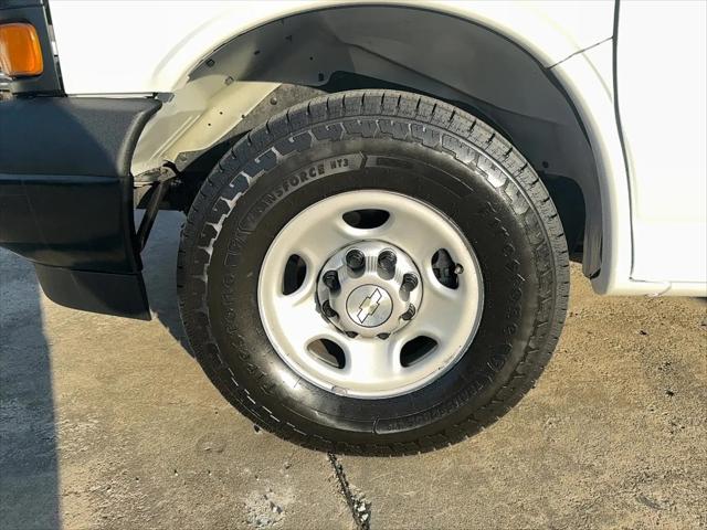 2022 Chevrolet Express Cargo Van RWD 2500 Regular Wheelbase WT