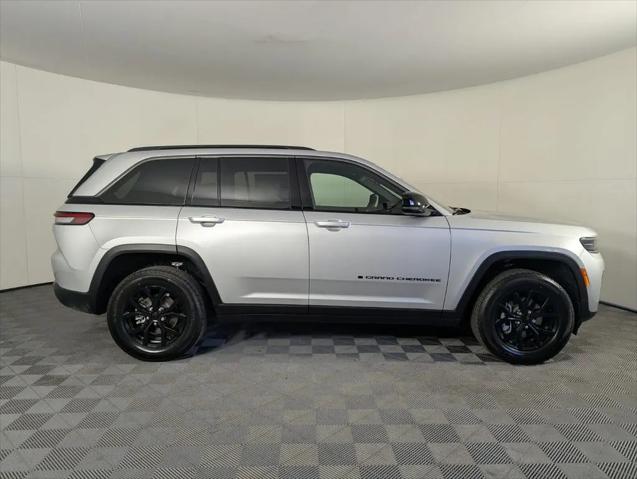 2026 Jeep Grand Cherokee Altitude 4x2