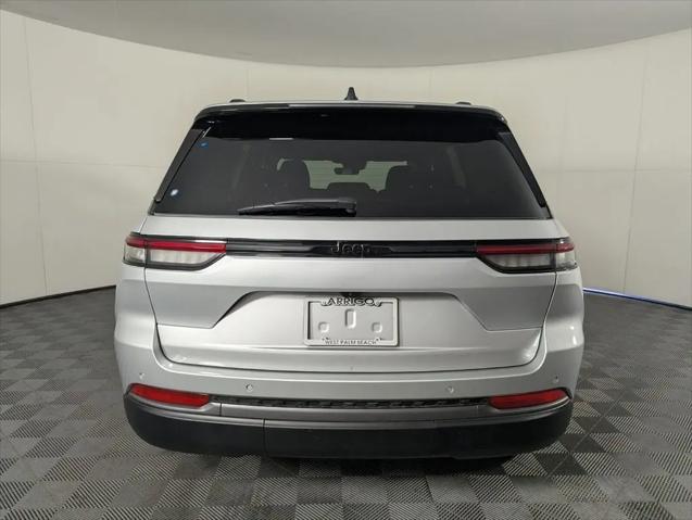 2026 Jeep Grand Cherokee Altitude 4x2