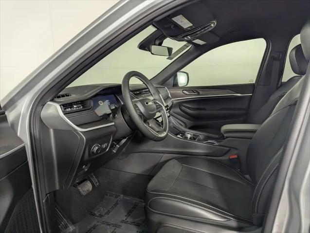 2026 Jeep Grand Cherokee Altitude 4x2