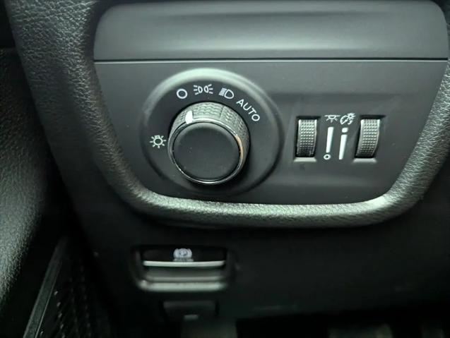 2026 Jeep Grand Cherokee Altitude 4x2