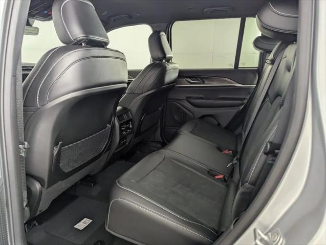 2026 Jeep Grand Cherokee Altitude 4x2
