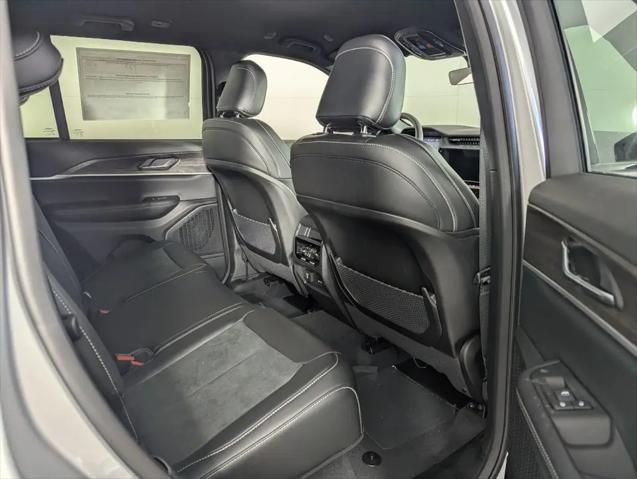 2026 Jeep Grand Cherokee Altitude 4x2