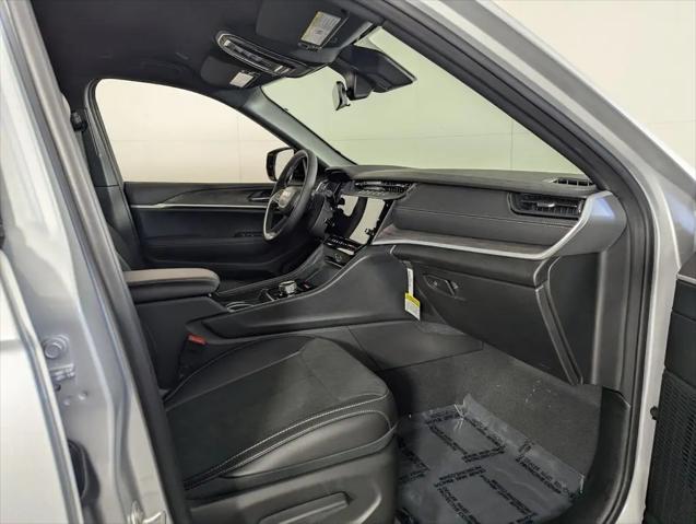 2026 Jeep Grand Cherokee Altitude 4x2