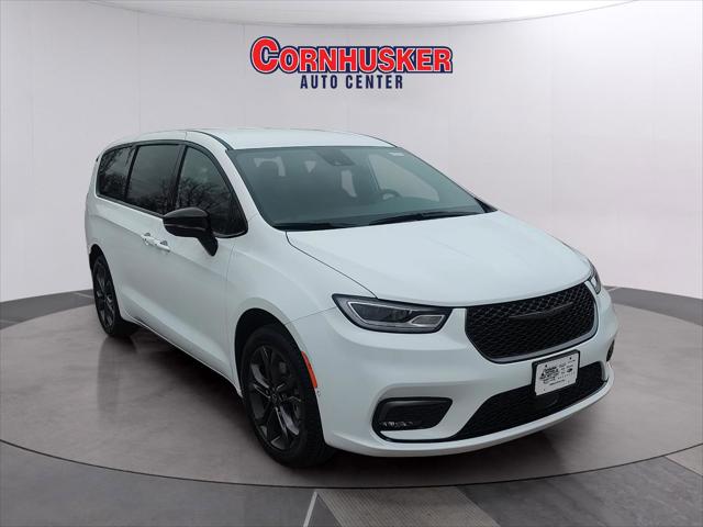 2026 Chrysler Pacifica PACIFICA SELECT AWD