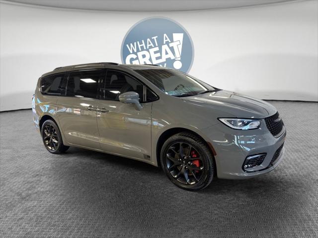 2022 Chrysler Pacifica Touring L AWD