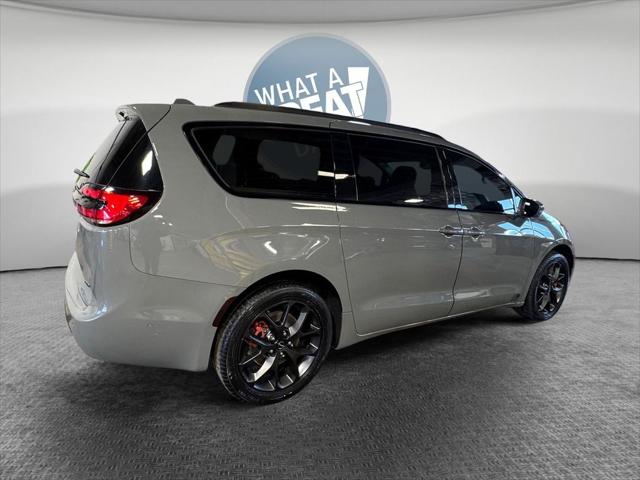 2022 Chrysler Pacifica Touring L AWD