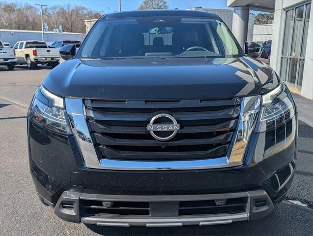 2023 Nissan Pathfinder SL FWD