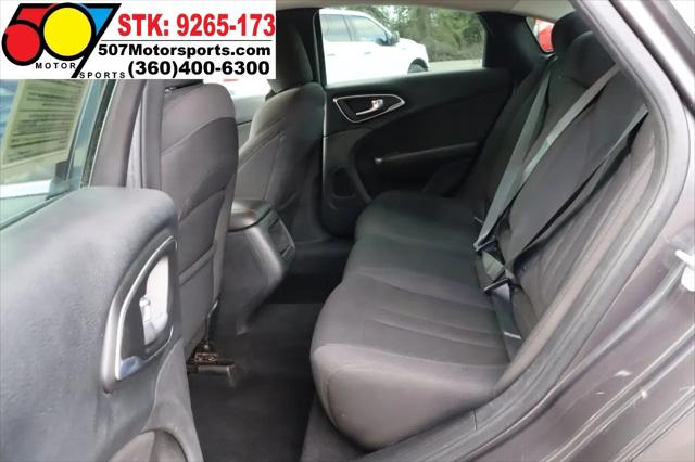 2016 Chrysler 200 Limited