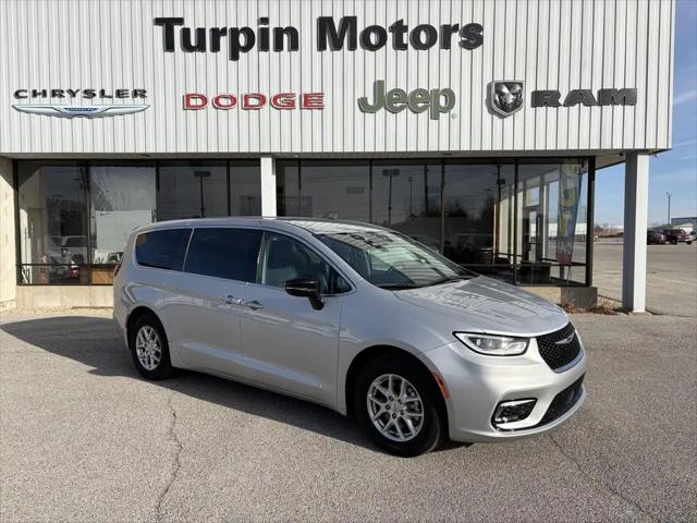2024 Chrysler Pacifica Touring L for sale in Geneseo, IL