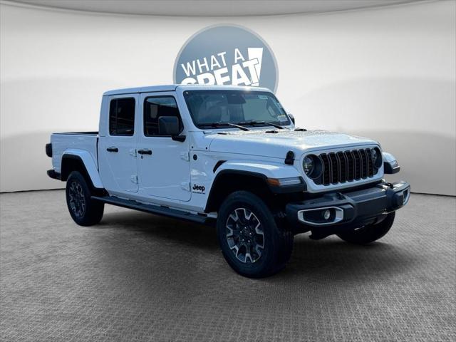 2026 Jeep Gladiator GLADIATOR SAHARA 4X4