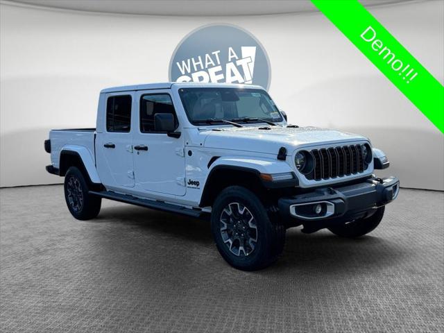 2026 Jeep Gladiator GLADIATOR SAHARA 4X4