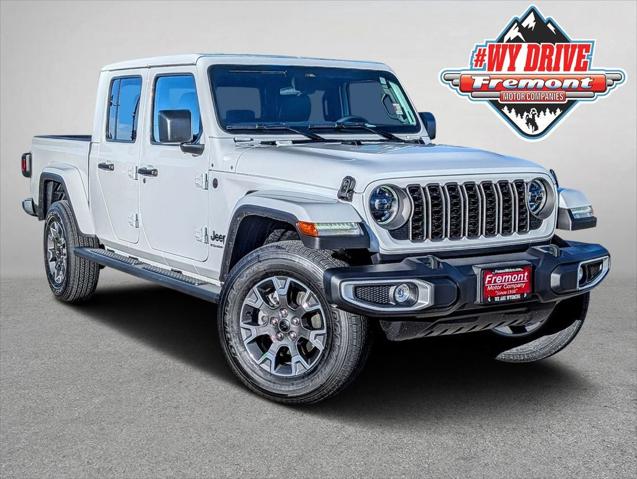 2026 Jeep Gladiator GLADIATOR SAHARA 4X4