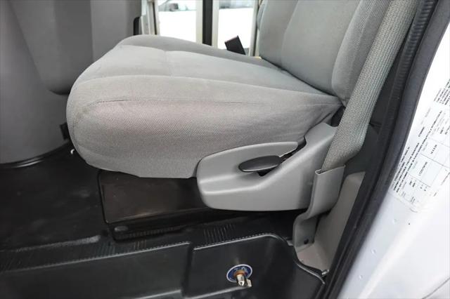 2017 Ford E-350 Cutaway E-350