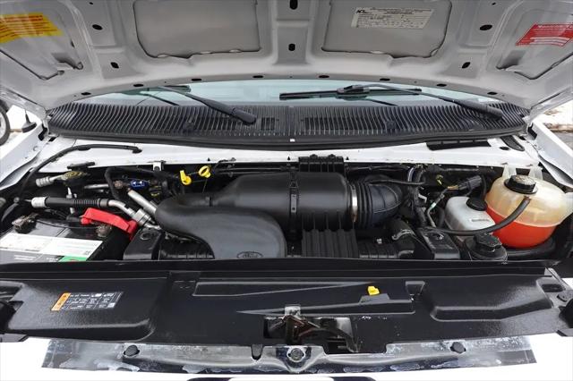 2017 Ford E-350 Cutaway E-350
