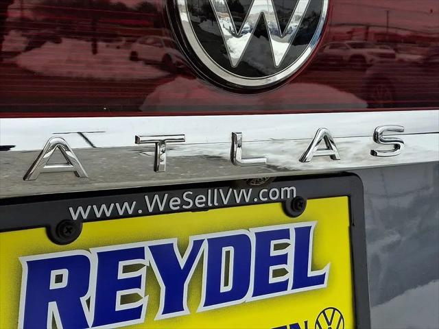 2025 Volkswagen Atlas Cross Sport 2.0T SEL Premium R-Line